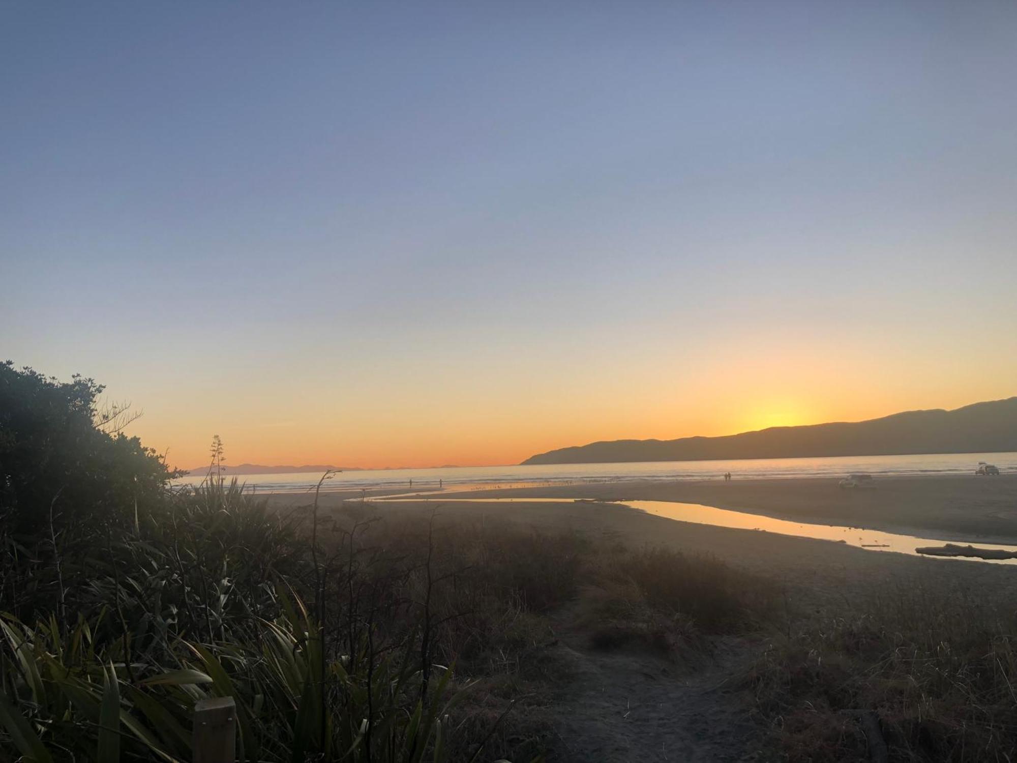 Top Floor Bed And Breakfast Paraparaumu Kültér fotó