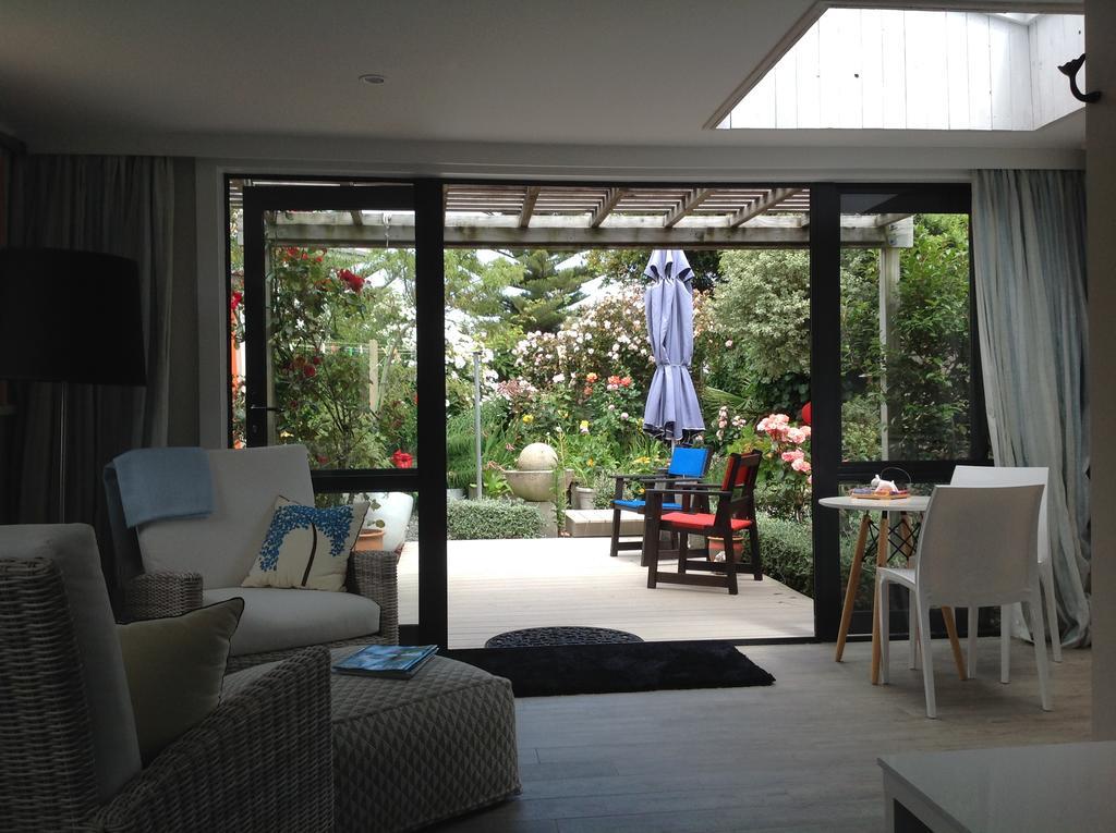 Top Floor Bed And Breakfast Paraparaumu Kültér fotó